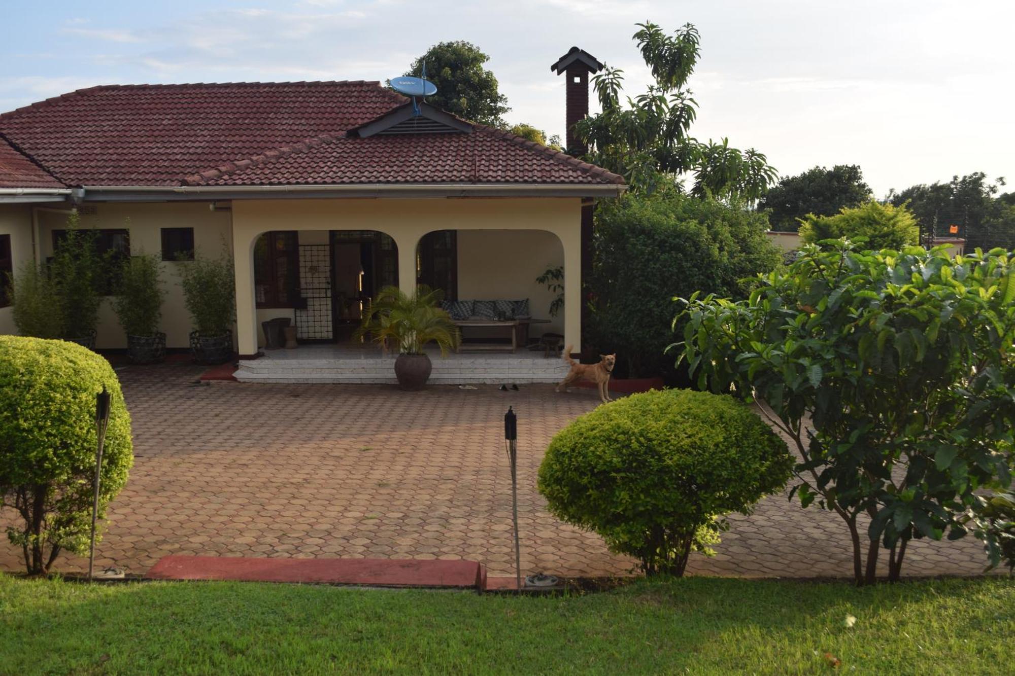 Stasumo House Arusha Acomodação com café da manhã Exterior foto